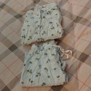 Gilligan and O'Malley pj set